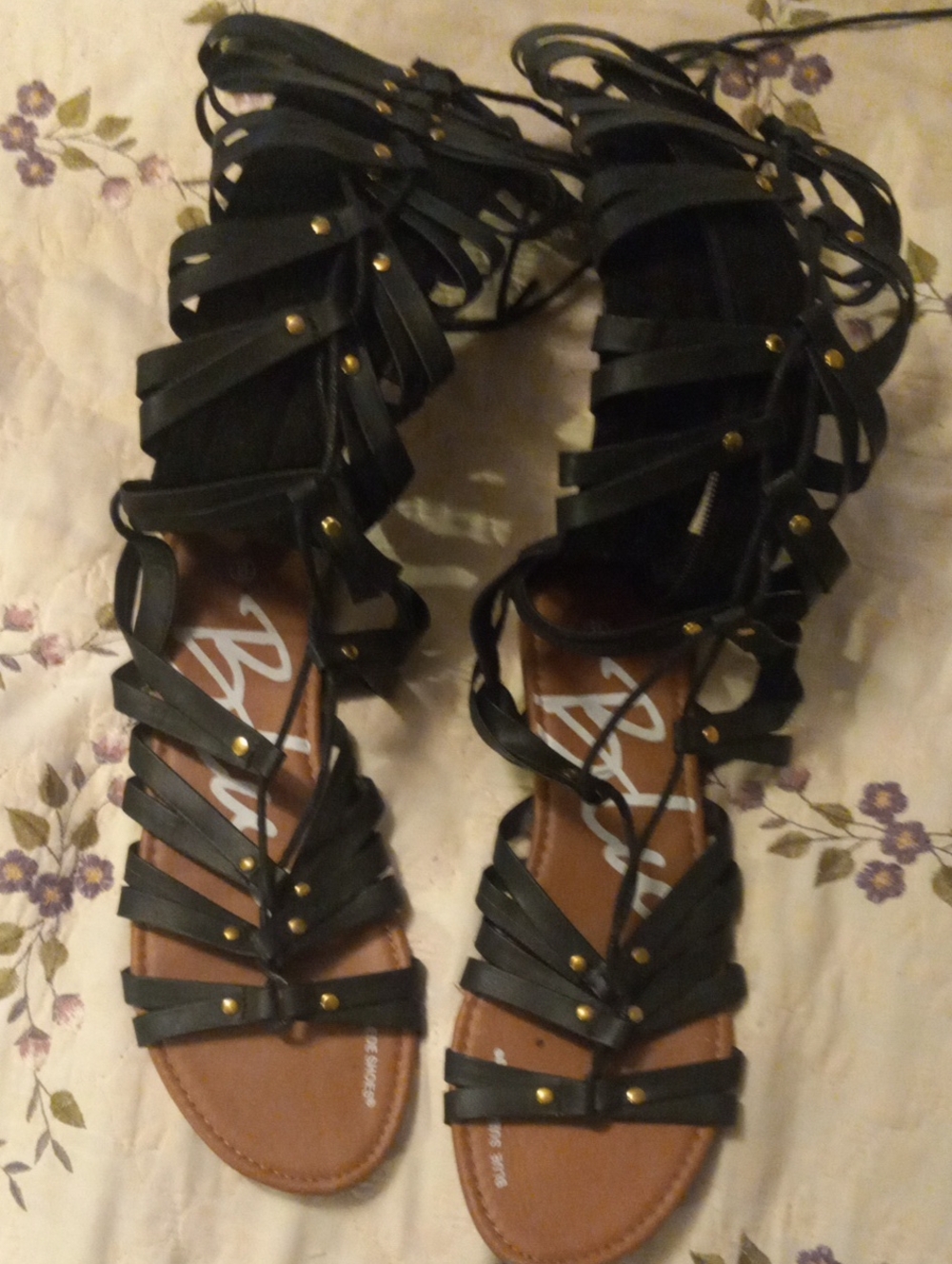 Women’s Black Strappy Gladiator Sandals - Lace-Up Flat Summer Shoes